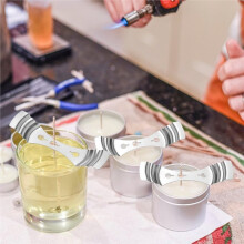 Panela de Alumínio para Derreter Cera com Capacidade para 4 Libras e 20 Suportes de Metal para Pavio de Vela, Ideal para Fabricação de Velas.