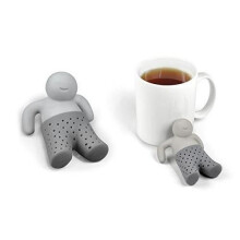 Filtre à thé en silicone alimentaire inodore, en forme de petit bonhomme prenant un bain dans une tasse.
