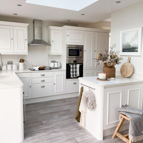 Rust-Oleum Rust-Oleum White Kitchen Cupboard Paint in Matt Finish - Chalk White 750ml 1
