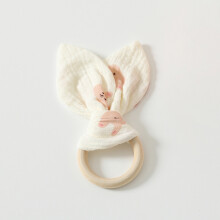 (PinkBunny)Ayudante para dormir bebé de felpa de algodón con anillo de madera y orejas de conejo para pasar la noche