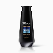 TRESemme Hydra Molecular Moisture Shampoo delivers a salon-sculpted look for dry hair 400 ml