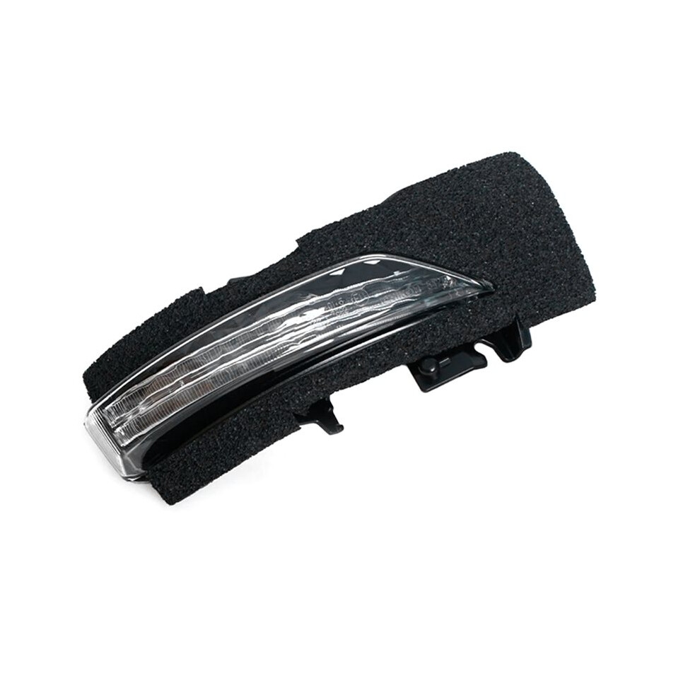 For Pajero Sport 2017-2021 Outside Rearview Door Side Mirror Turn Signal Lamp 8351A093 8351A094 Right Light 4712433834324