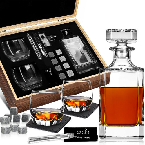 (B) Whiskypresentset i trä med dubbla glasmuggar och isstenar
