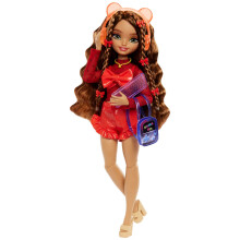 Barbie Dream Besties Playset, Teresa Posable Fashion Doll with Brown Hair & Hairstyling Clips, 10 Video Game-Themed Accessories, HYC23