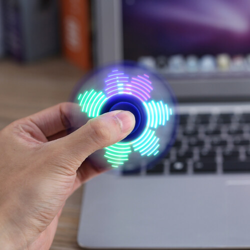Fingertip LED Spinner 18 Flash Colours 2