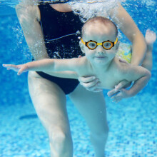 RUIGAO Kids Swim Goggles Age 3-6, Toddler Goggles No Hair Pull,Neoprene Padded Strap/UV Protecrtion/Anti Fog