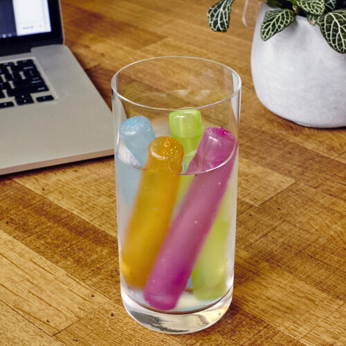 8 Kikkerland Reusable Ice Sticks for Chilling Drinks 1