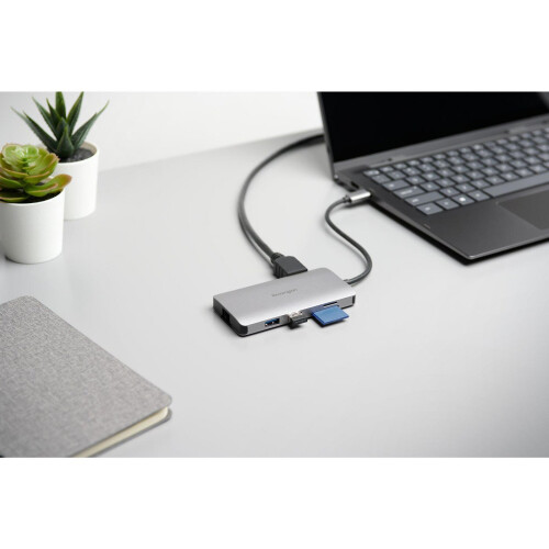 Kensington UH1400P USB-C 8-in-1 Driverless Mobile Dock 1