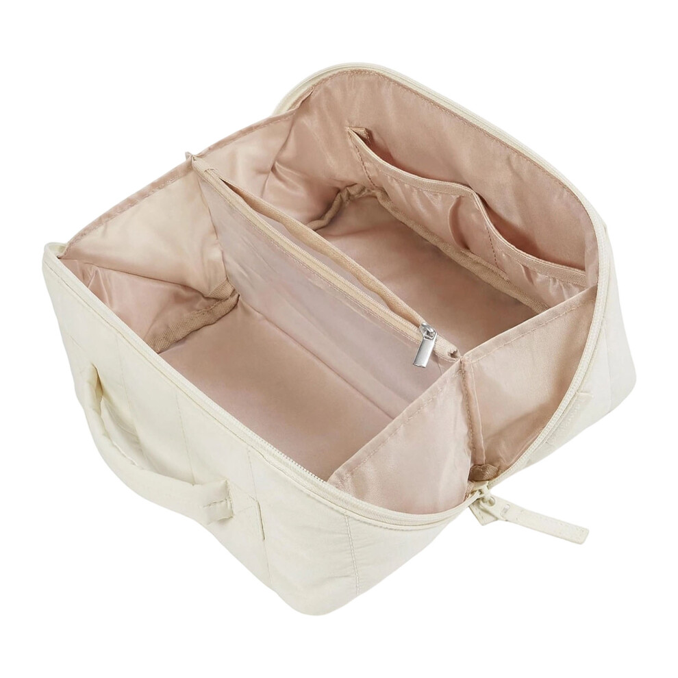Spacious Toiletry Bag With Quilted Pattern Makeup Bag Organzer For Travel Gym Use Beige