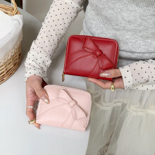 Adorable Little Purse Designed For Easy Access To Coins And Essential Card Black