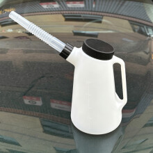 Plastic Oil Pourer With Long Spout For Accurate Motorcycle Bike Lubrication 4L
