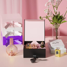 GIFTSAY Gift Box with Lid 18 x 18 x 7.5 cm, Small Gift Box for Birthday, Wedding, Party Gift Boxes (Magnetic, Black)