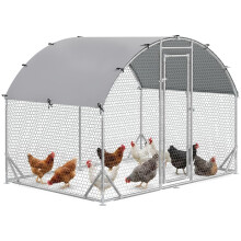 Gran gallinero de 5,32 m², con cerramiento de malla metálica, techo resistente a los rayos UV y puerta con cerradura.