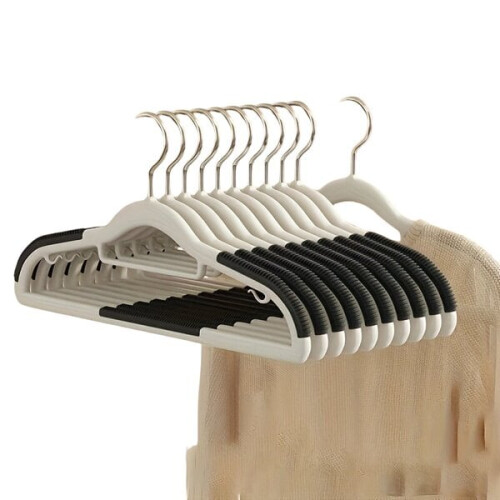 Antislip plastic hangers
