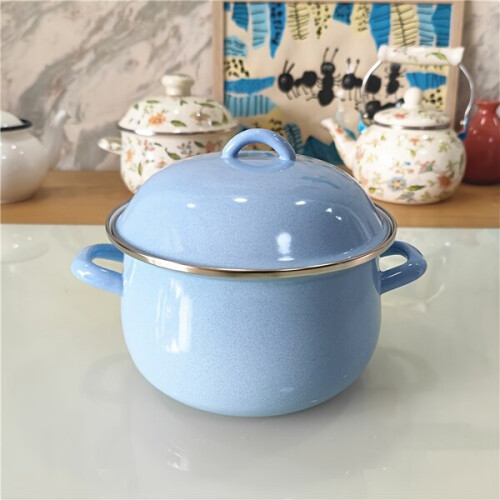 Enameled porcelain pot with lid 1