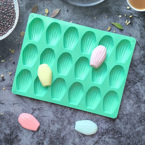 Moule à madeleines en silicone 2