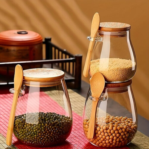 pc. Leakproof reusable food container with lid and spoon 1