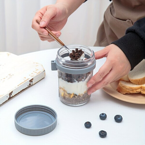 Glass breakfast jar with lid and spoon 2