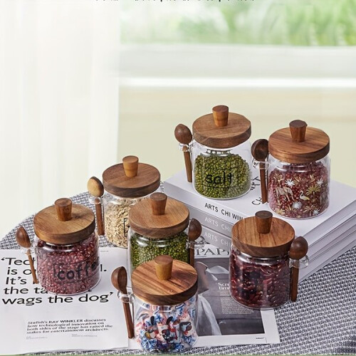 Pot met houten deksel en lepel 2