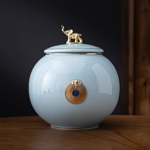 Ceramic teapot 1