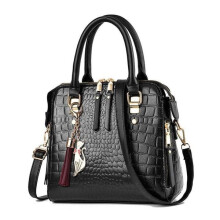 Schwarze Handtasche mit Muster, 24 x 14 x 23 cm, Damen, Winter, aus PU-Leder, mit Quaste