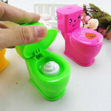 2025 Spoof Gadgets Toys Mini Prank Squirt Spray Water Toilet Closestool Joke Toy Gift