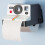 Toilettenpapierhalter im Kamera-Design mit Ablage 2