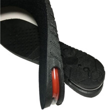 Inserti sul tallone con cuscinetti d'aria per un comfort superiore, solette invisibili per aumentare l'altezza, altezza regolabile