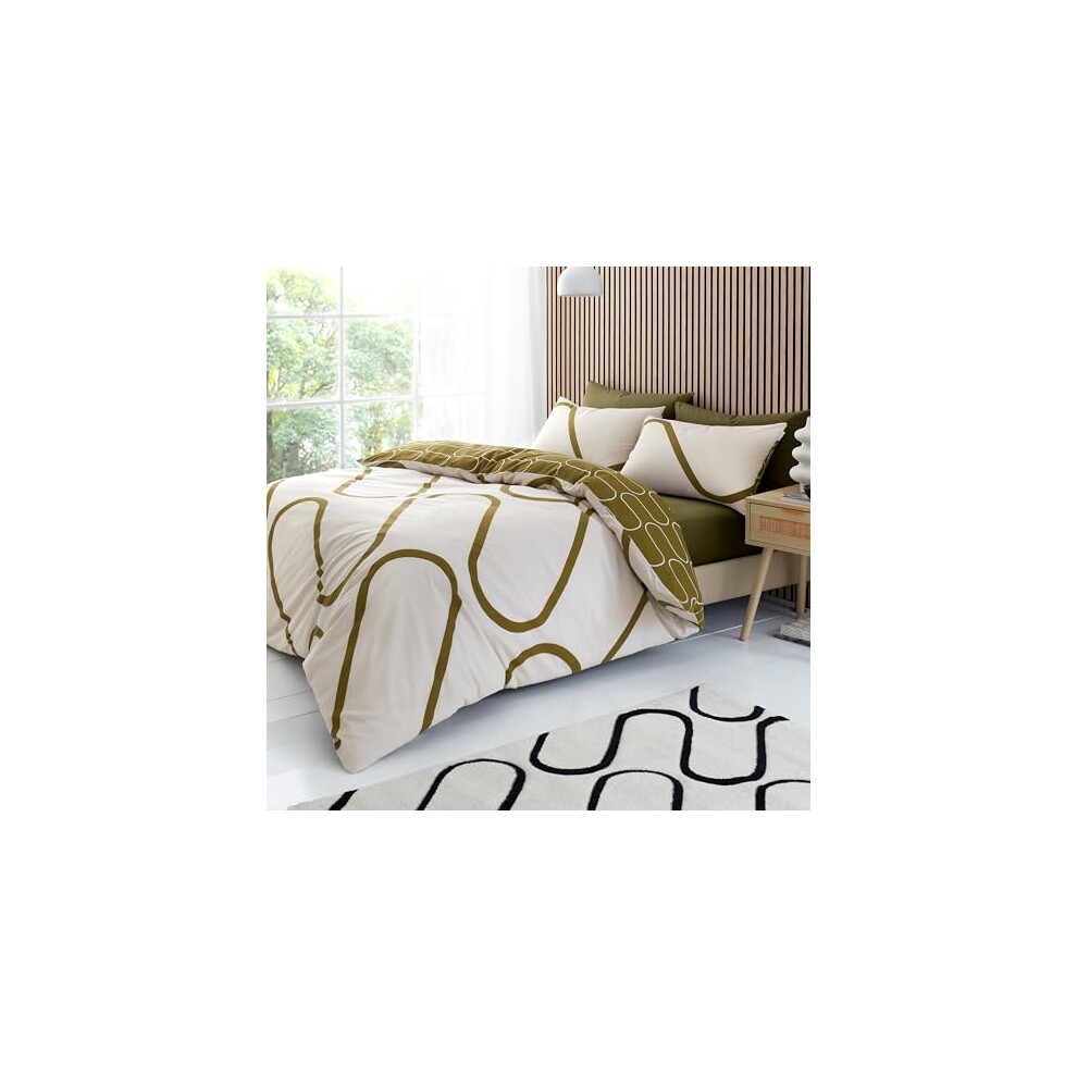 Catherine Lansfield Linear Curve Geometric Reversible Double Duvet Cover Set with Pillowcases Olive Green - Image 2