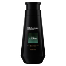 TRESemme Curl Activator Shampoo sulphate-free hair care for defined curls 400 ml