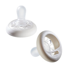 Tommee Tippee Breast-Like Soothers, 0-6m, 2 Pack, Skin-Like Feel, Silicone Nipple-Shaped Teat, Air Holes for Ventilation, Orthodontic Design, BPA-Fre