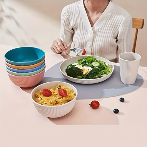 Set di stoviglie in plastica 2