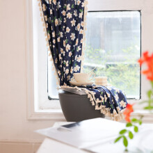Cortinas, cortinas florales para habitación infantil - pequeño jardín estampado