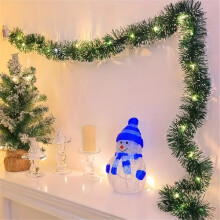 Ghirlanda di pino e foglie a LED
