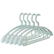 Cintres en plastique, lot de 5.
