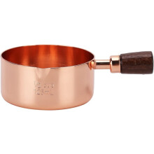 Petit ramequin en acier inoxydable pour sauces.