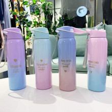 Gourde isotherme (500 ml bleue) sans BPA, idéale pour le sport et le cyclisme.