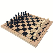 Schachspiel aus Holz