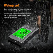 Ciclocomputador inalámbrico con luz LED delantera.