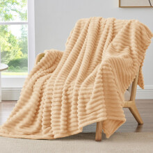 BEDELITE Fleece Throw Blanket for Couch 300GSM Soft Warm Fluffy Blush San