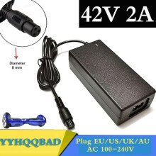 Universele 42V 2A acculader, 100-240VAC voeding op zichzelf.