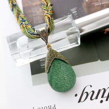Boheemse sieraden, statement ketting voor dames met strass hanger.
