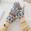Gestrickte Handschuhe mit Farbblockmuster. Warm und kuschelig. 2