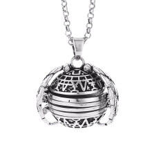 Damesketting met fotoalbum en 4-laagse, openbare hanger.