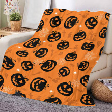 Flanelová deka AURIGATE s potlačou netopiera na Halloween