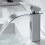 Robinet de salle de bain avec finition chromée 1