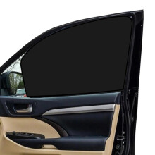 Capas magnéticas de proteção solar para janelas de carro.