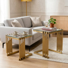 2 Stück Modern Square End Tisch Set für Wohnzimmer Kleiner Gold Beistelltisch mit klarem gehärtetem Glas Schreibtisch und goldene Edels