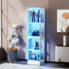 Vierstöckige Glasvitrine mit Stauraum, LED-Beleuchtung, Glastüren und intelligenten Sensoren. Als staubdichte Glasvitrine für Wohnzimme