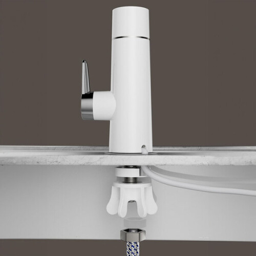 Bath water heater, vertical, with screen